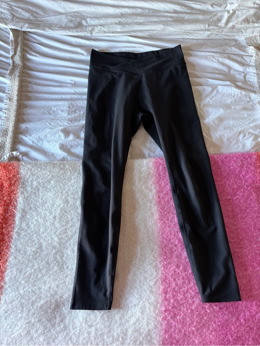 437 The V Legging